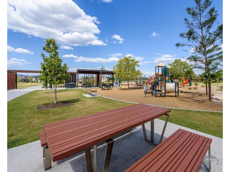 4 Laurel Drive, Helensvale QLD 4212