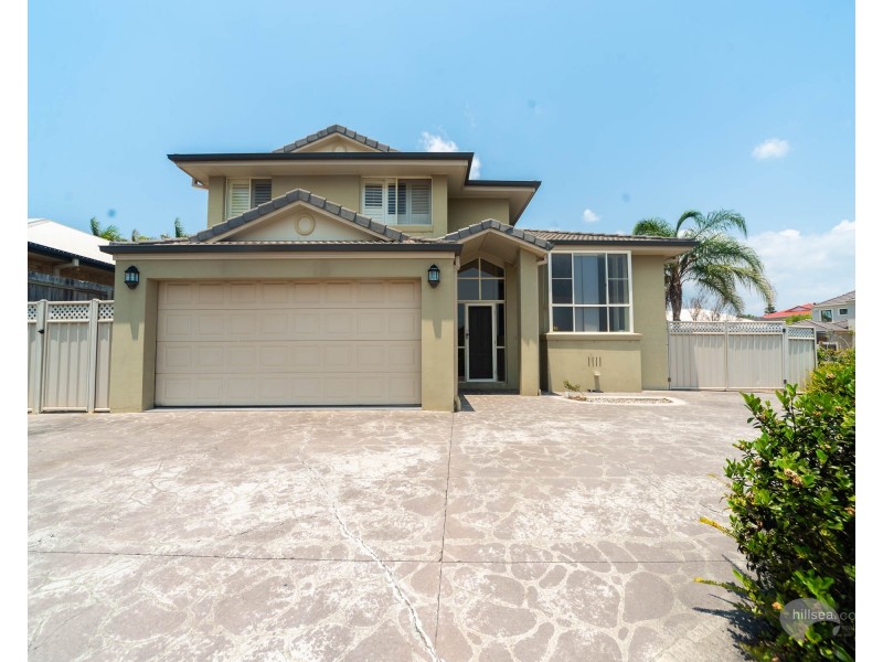 101 Crestwood Drive, Molendinar QLD 4214