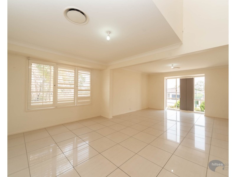 101 Crestwood Drive, Molendinar QLD 4214