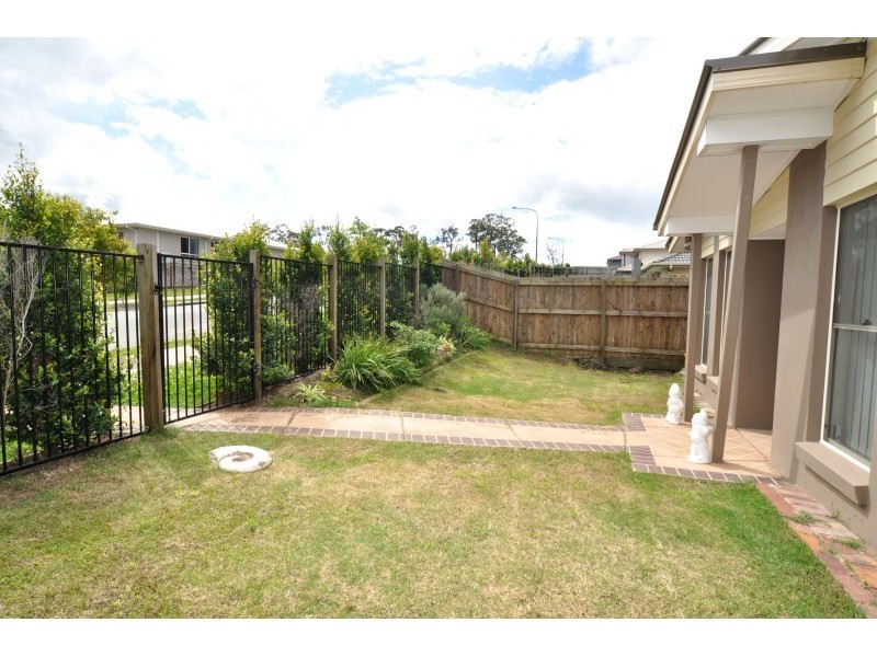 8 Silver Gull Street, Coomera QLD 4209
