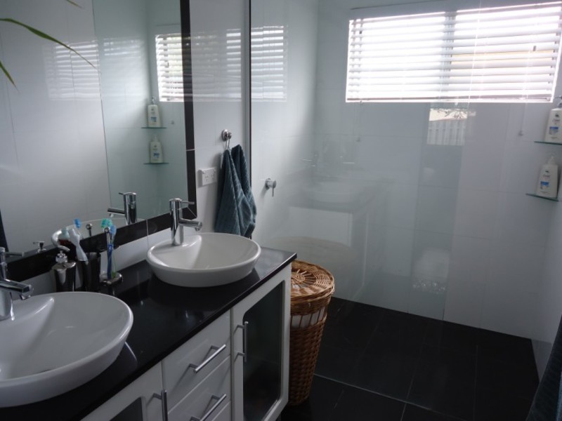 7 Bundarra Street, Coombabah QLD 4216