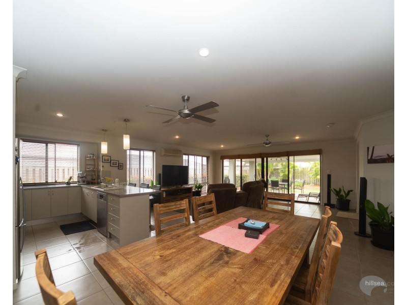 4 Cossington Circuit, Maudsland QLD 4210