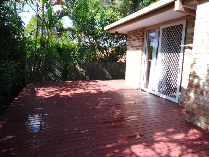2/487 Pine Ridge Road, Runaway Bay QLD 4216