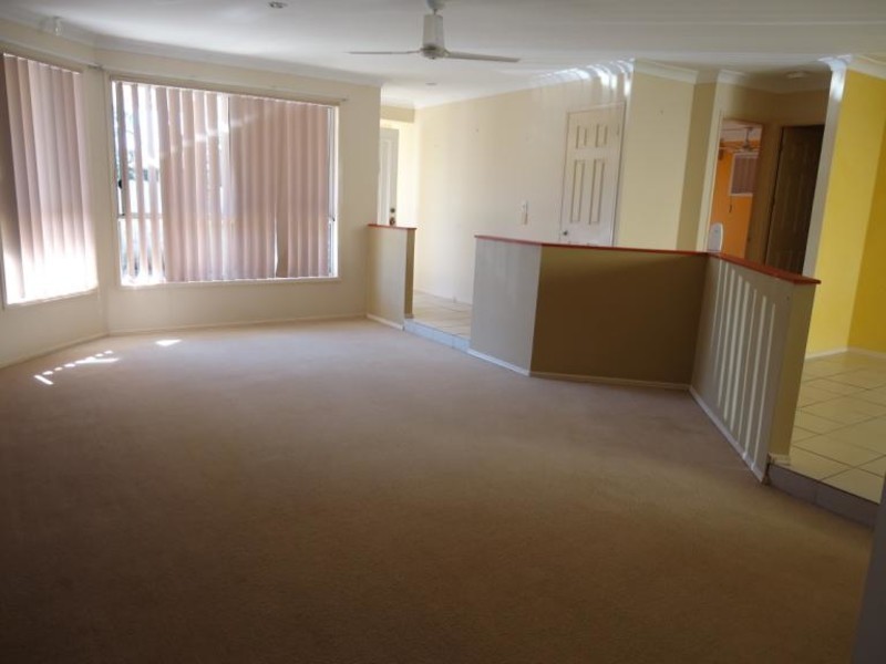 2/487 Pine Ridge Road, Runaway Bay QLD 4216