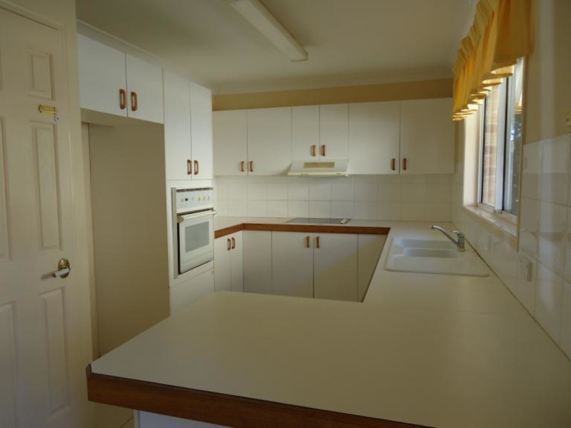 2/487 Pine Ridge Road, Runaway Bay QLD 4216