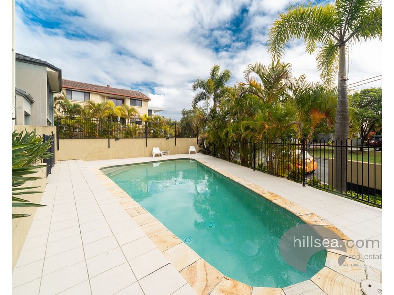 11/4 Oleander Avenue, Biggera Waters QLD 4216