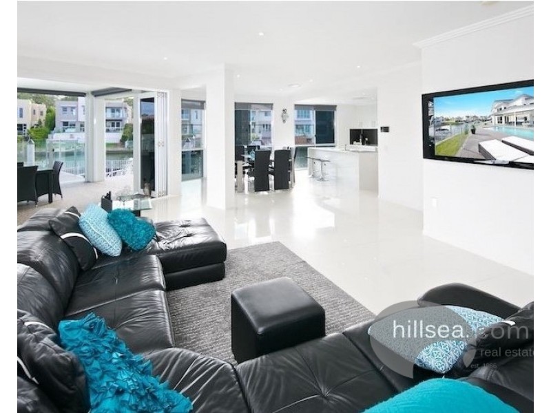 19 North Quay Drive, Biggera Waters QLD 4216