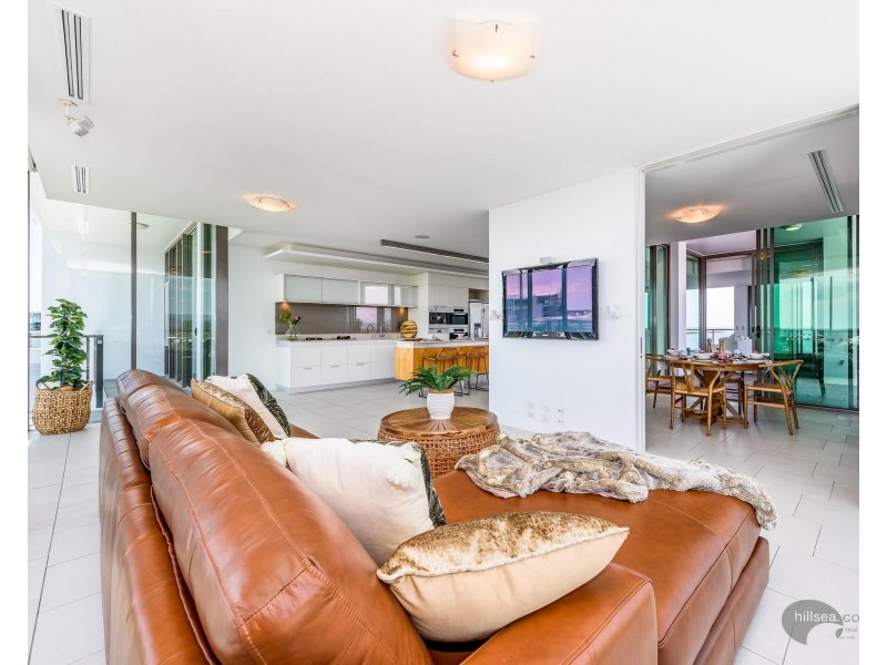 29802/2 Ephraim Island, Paradise Point QLD 4216