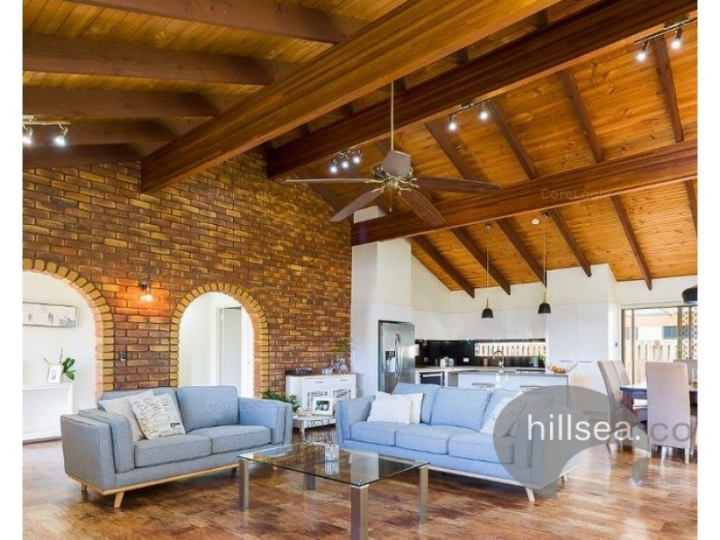 38 Sundown Drive, Paradise Point QLD 4216