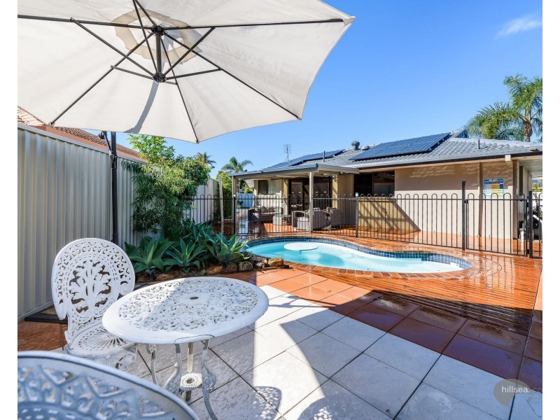 30 Sundown Drive, Paradise Point QLD 4216