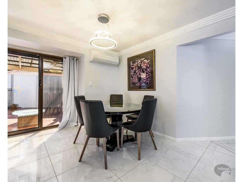 30 Sundown Drive, Paradise Point QLD 4216