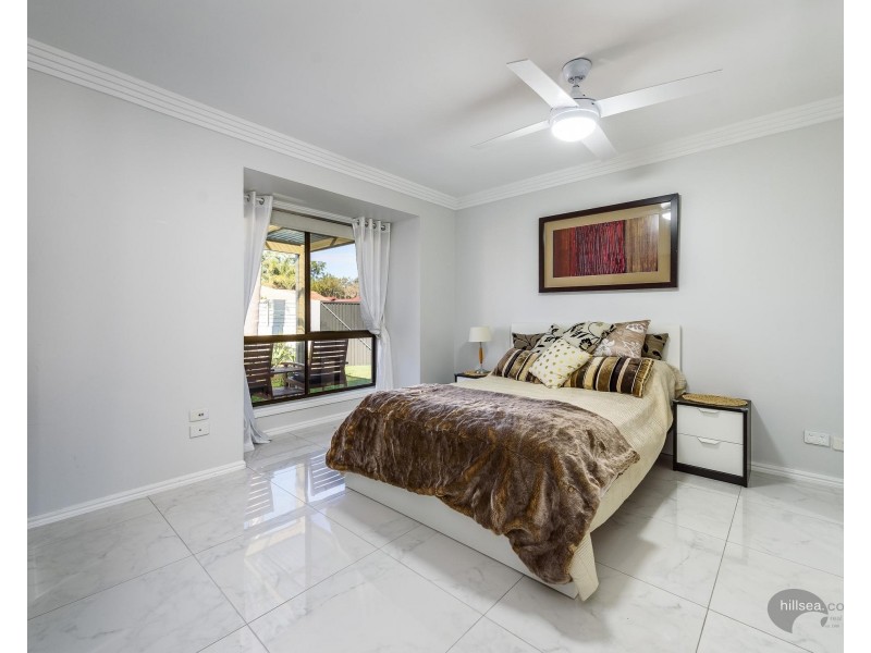 30 Sundown Drive, Paradise Point QLD 4216