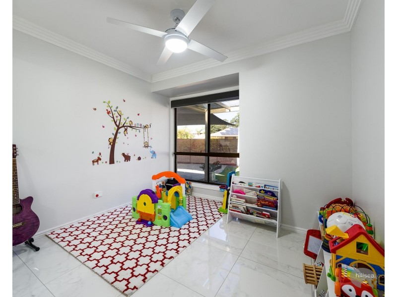 30 Sundown Drive, Paradise Point QLD 4216