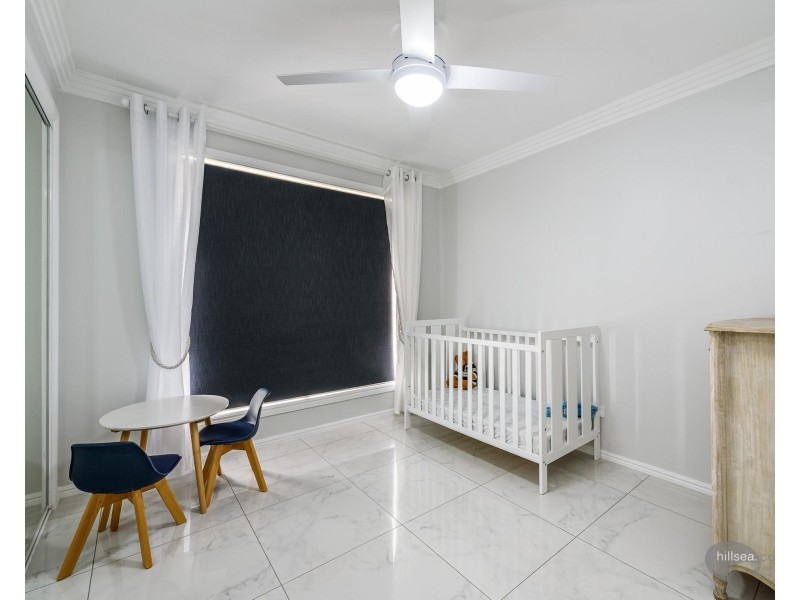 30 Sundown Drive, Paradise Point QLD 4216