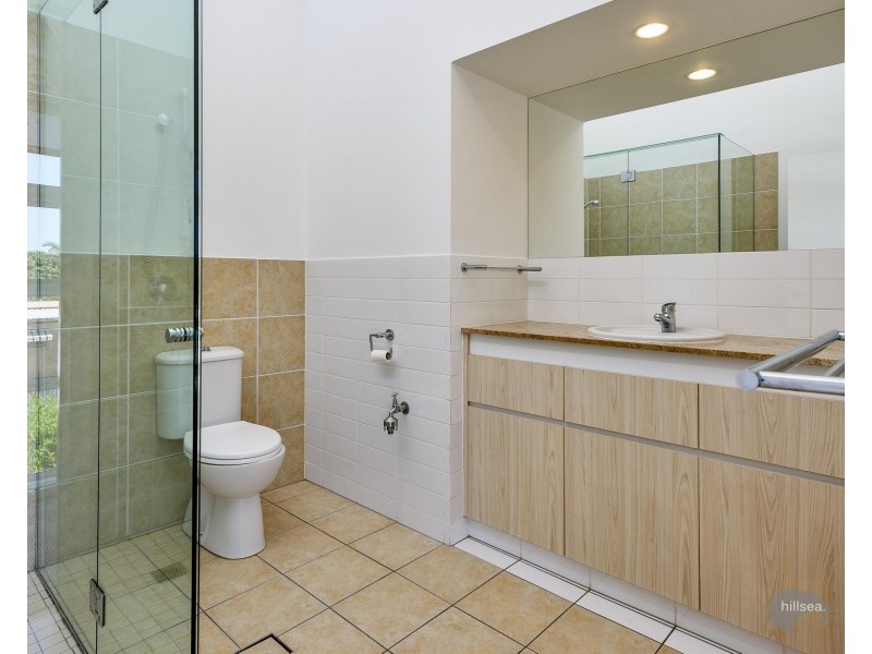 2/29 Nankeen Avenue, Paradise Point QLD 4216