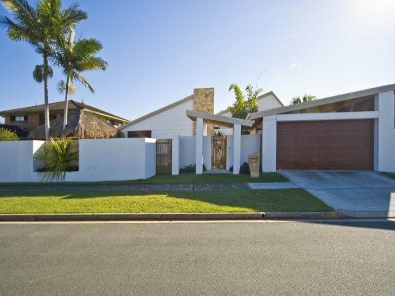 7 Jennifer Avenue, Runaway Bay QLD 4216
