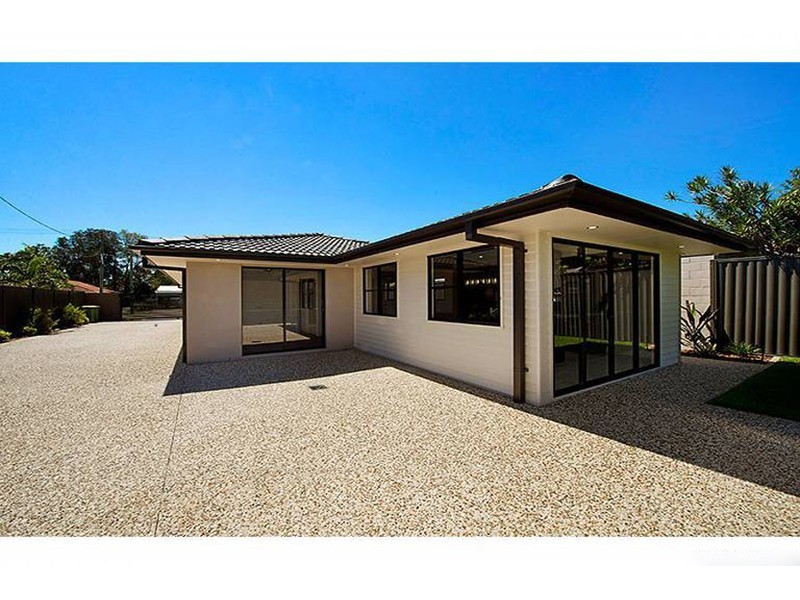 50 Milton Avenue, Paradise Point QLD 4216