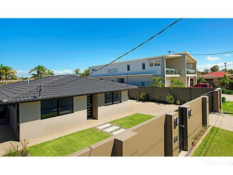 50 Milton Avenue, Paradise Point QLD 4216