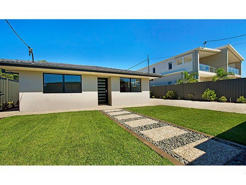 50 Milton Avenue, Paradise Point QLD 4216