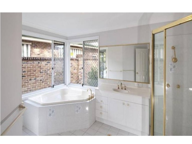 24 Greg Norman Crescent, Parkwood QLD 4214