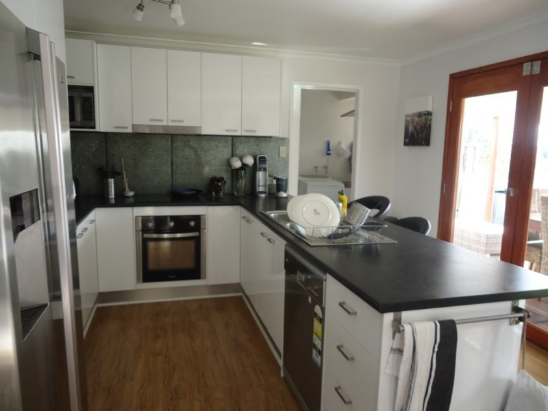 4 Remount Place, Carrara QLD 4211