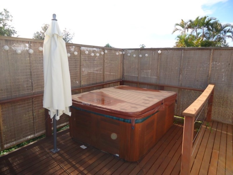 4 Remount Place, Carrara QLD 4211