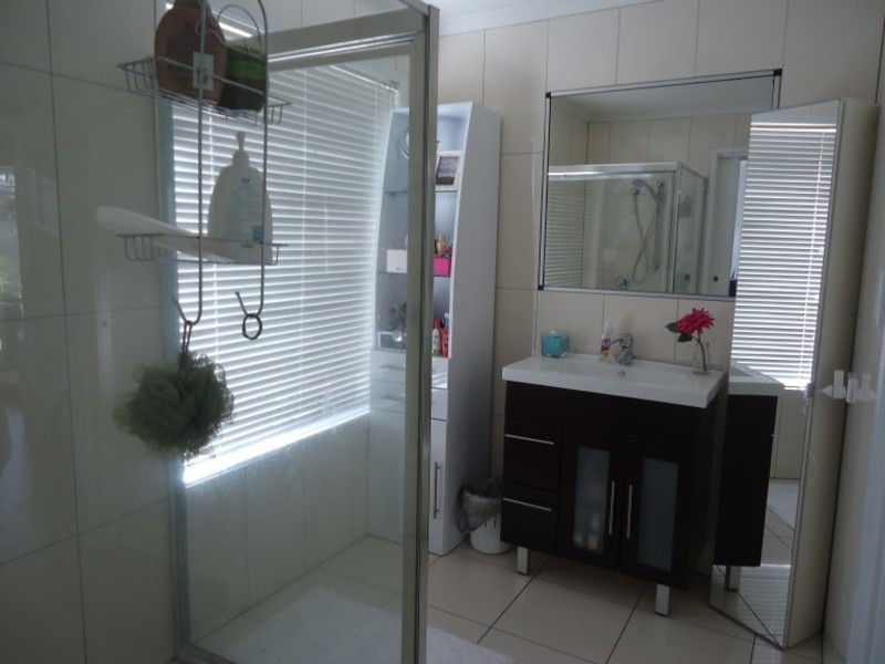 4 Remount Place, Carrara QLD 4211