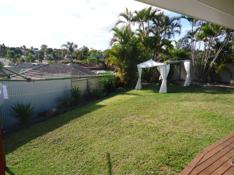4 Remount Place, Carrara QLD 4211