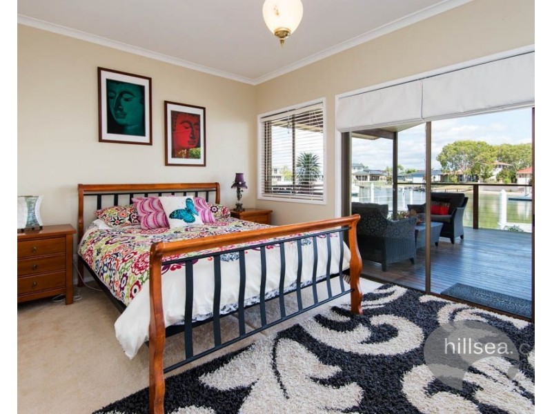 18 Lindsay Parade, Paradise Point QLD 4216