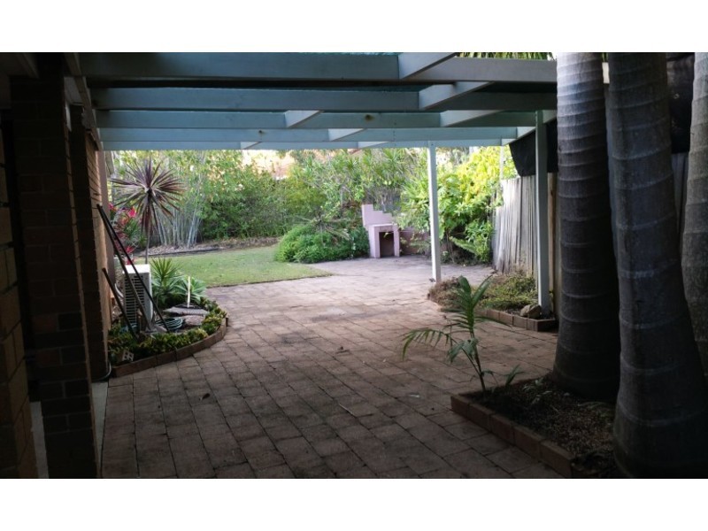 2/16 Stephanie Court, Labrador QLD 4215