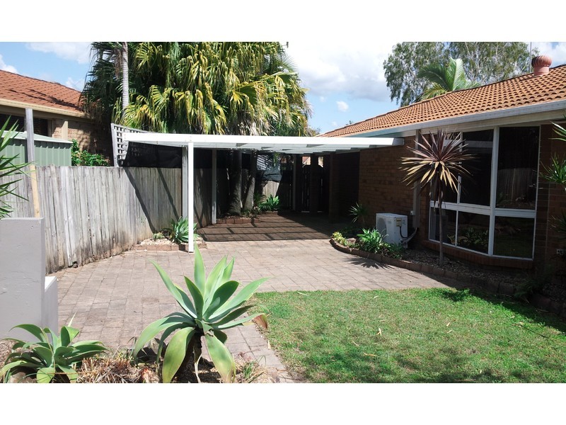 2/16 Stephanie Court, Labrador QLD 4215