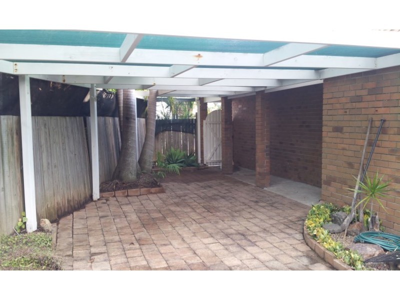 2/16 Stephanie Court, Labrador QLD 4215