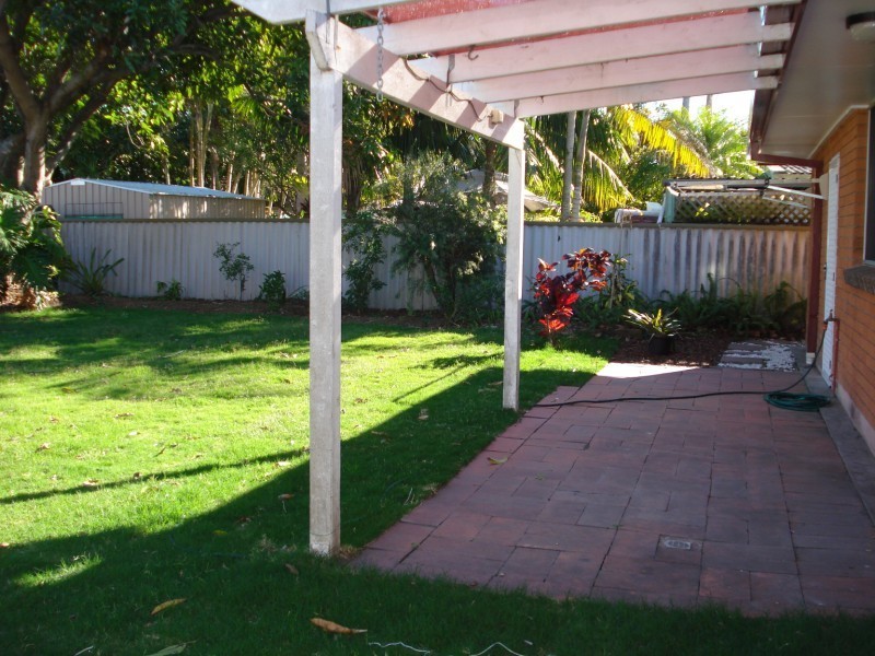 16 Muscovey Avenue, Paradise Point QLD 4216