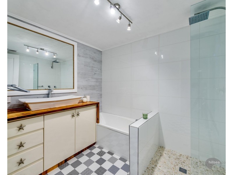 16/48 The Esplanade, Paradise Point QLD 4216