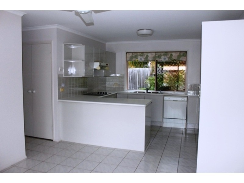 254 Mildura Drive, Helensvale QLD 4212