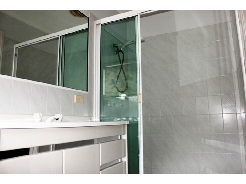 254 Mildura Drive, Helensvale QLD 4212