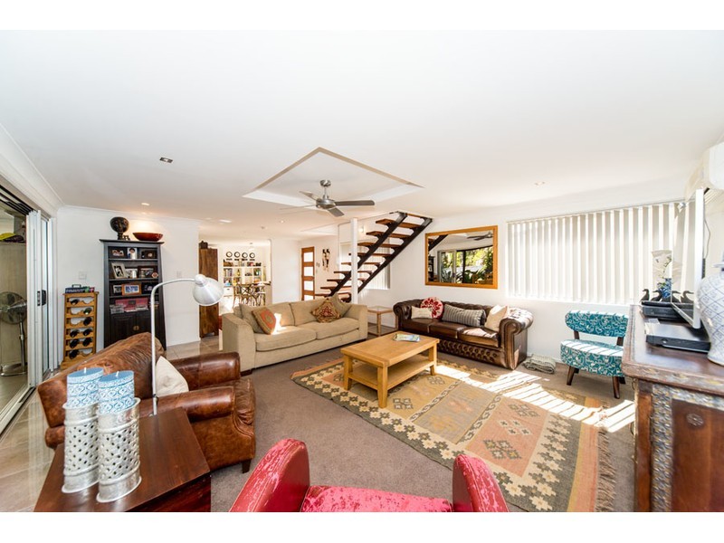 71 Nalkari Street, Coombabah QLD 4216