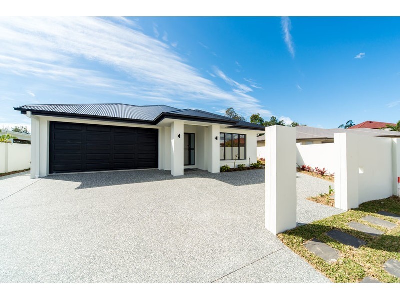 26 Waterside Esplande, Helensvale QLD 4212