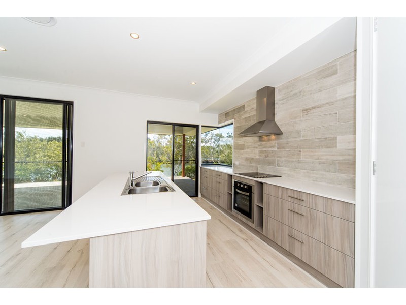 26 Waterside Esplande, Helensvale QLD 4212