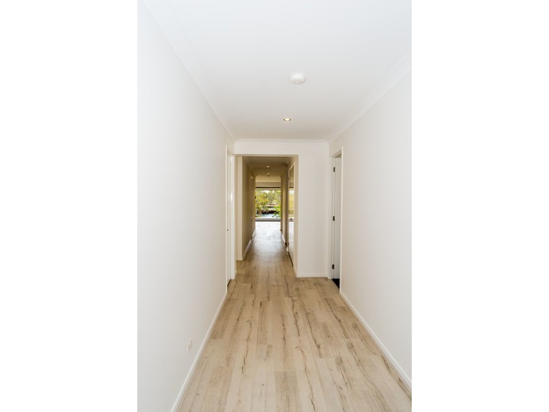 26 Waterside Esplande, Helensvale QLD 4212