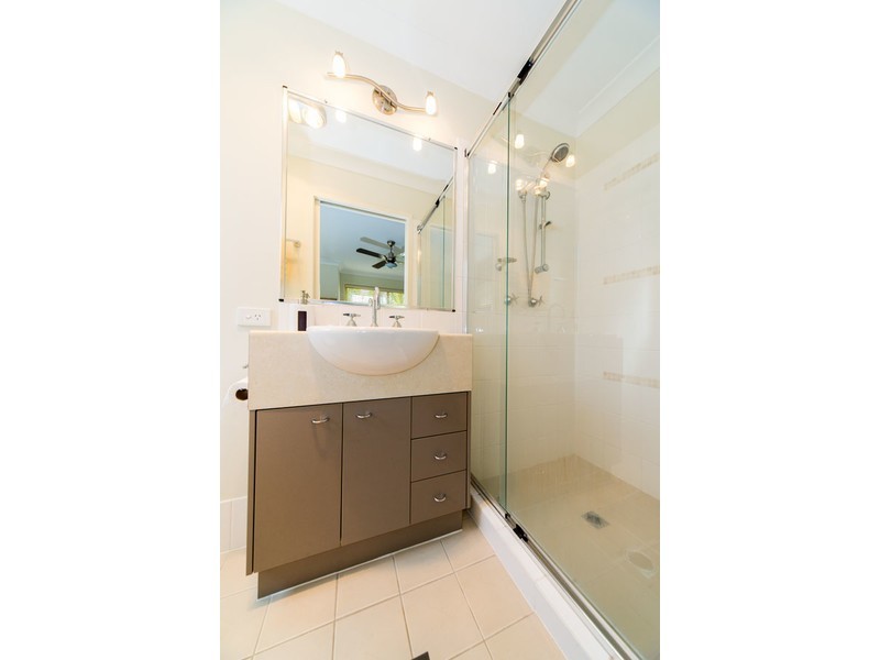 102/19 Santa Barbara Road, Hope Island QLD 4212