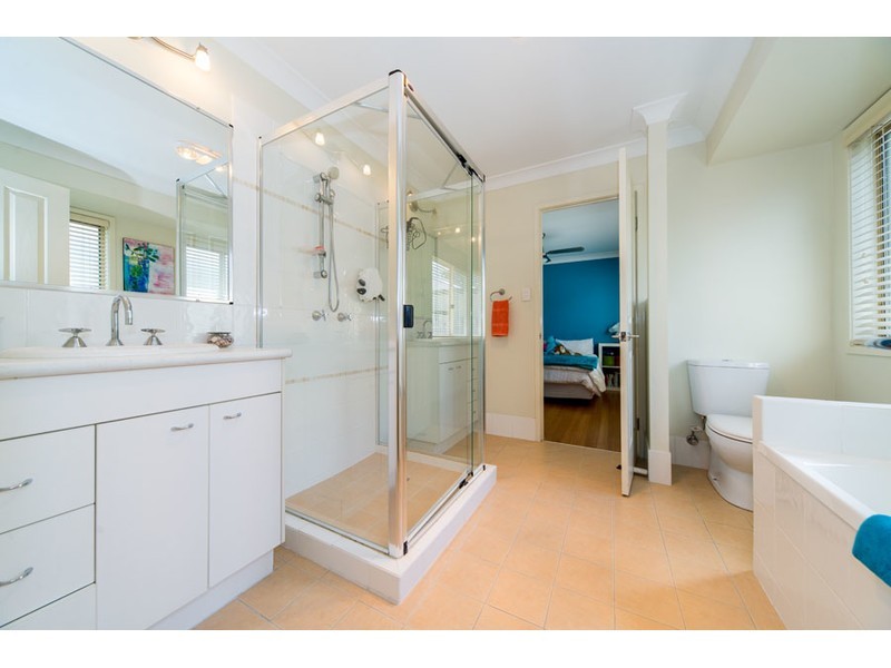 102/19 Santa Barbara Road, Hope Island QLD 4212