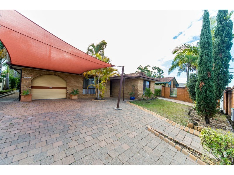 136 Olsen Avenue, Arundel QLD 4214