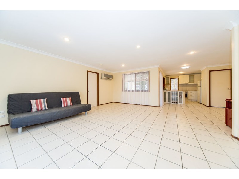 136 Olsen Avenue, Arundel QLD 4214