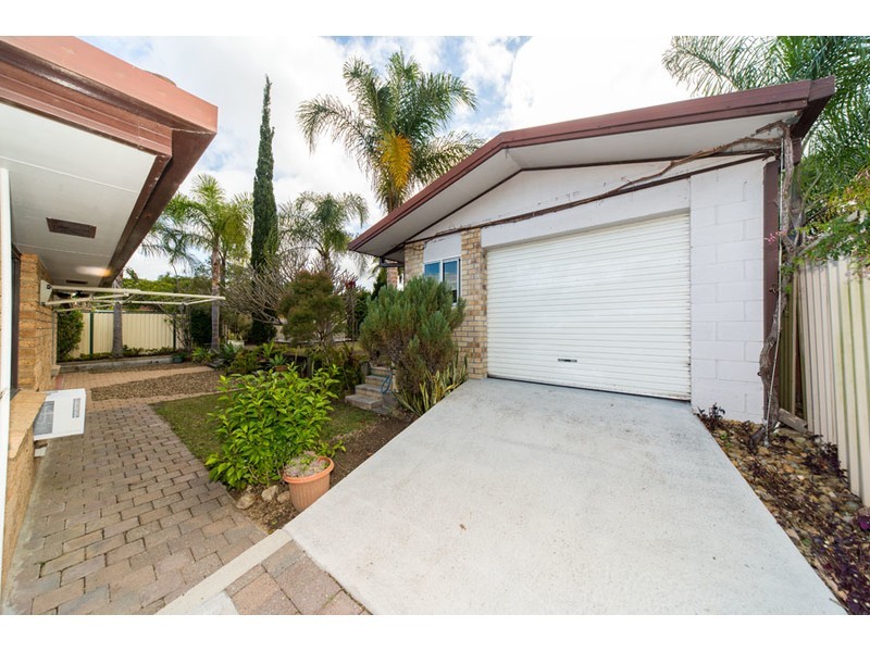 136 Olsen Avenue, Arundel QLD 4214