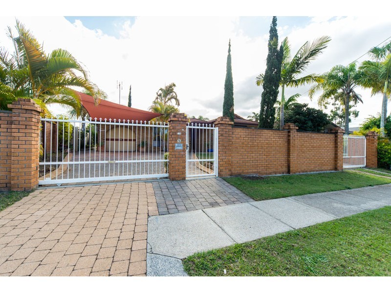 136 Olsen Avenue, Arundel QLD 4214