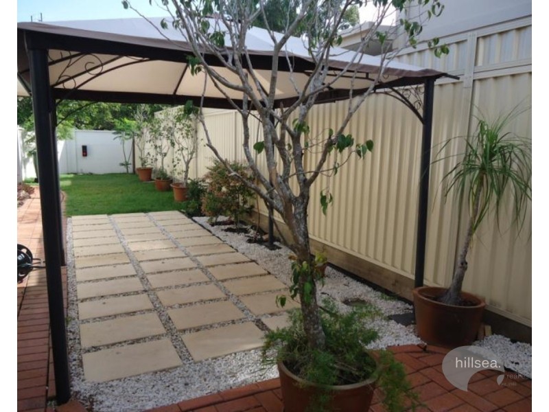 2/43 Errol Avenue, Paradise Point QLD 4216