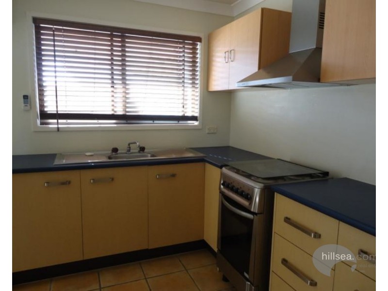 2/43 Errol Avenue, Paradise Point QLD 4216