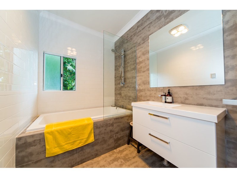 50 Iando Street, Coombabah QLD 4216