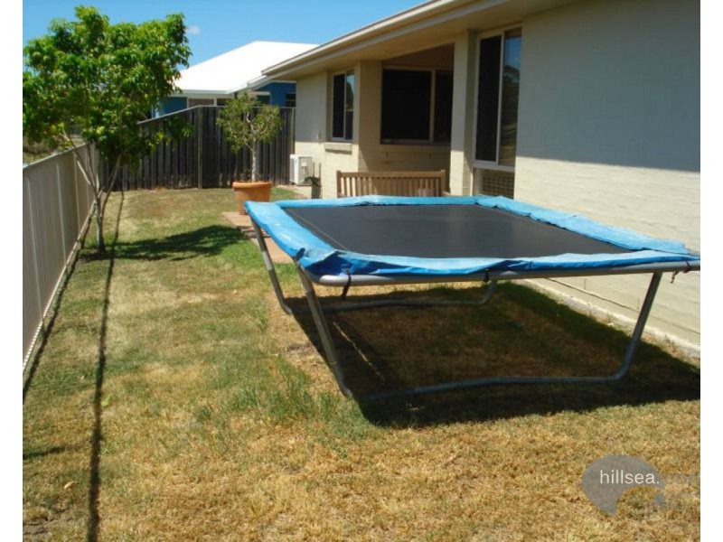 13 Maidenhead Court, Oxenford QLD 4210
